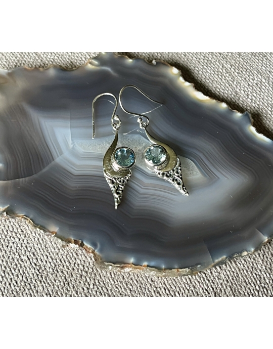 topaasiga hõbedast kõrvarõngad