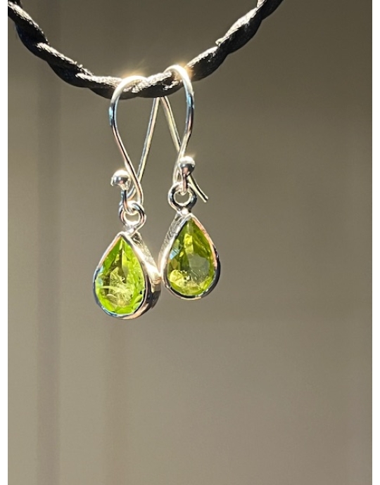 peridoot kõrvarõngad